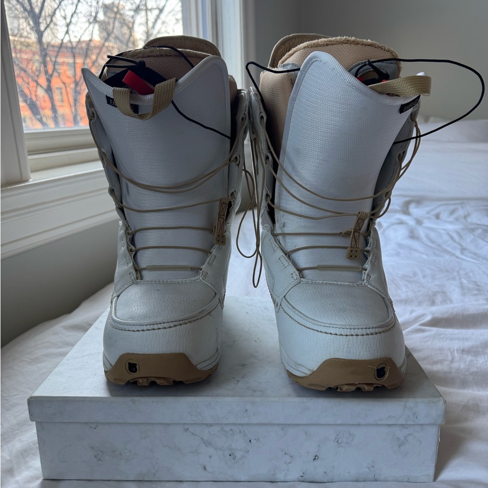 Burton Emerald snowboard boots womens size 10